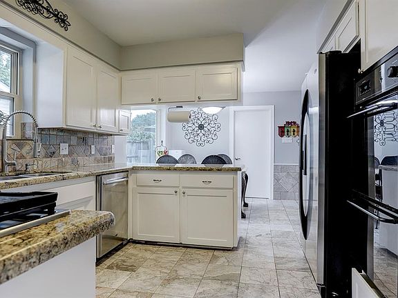 5th image of 9415 Albury Dr