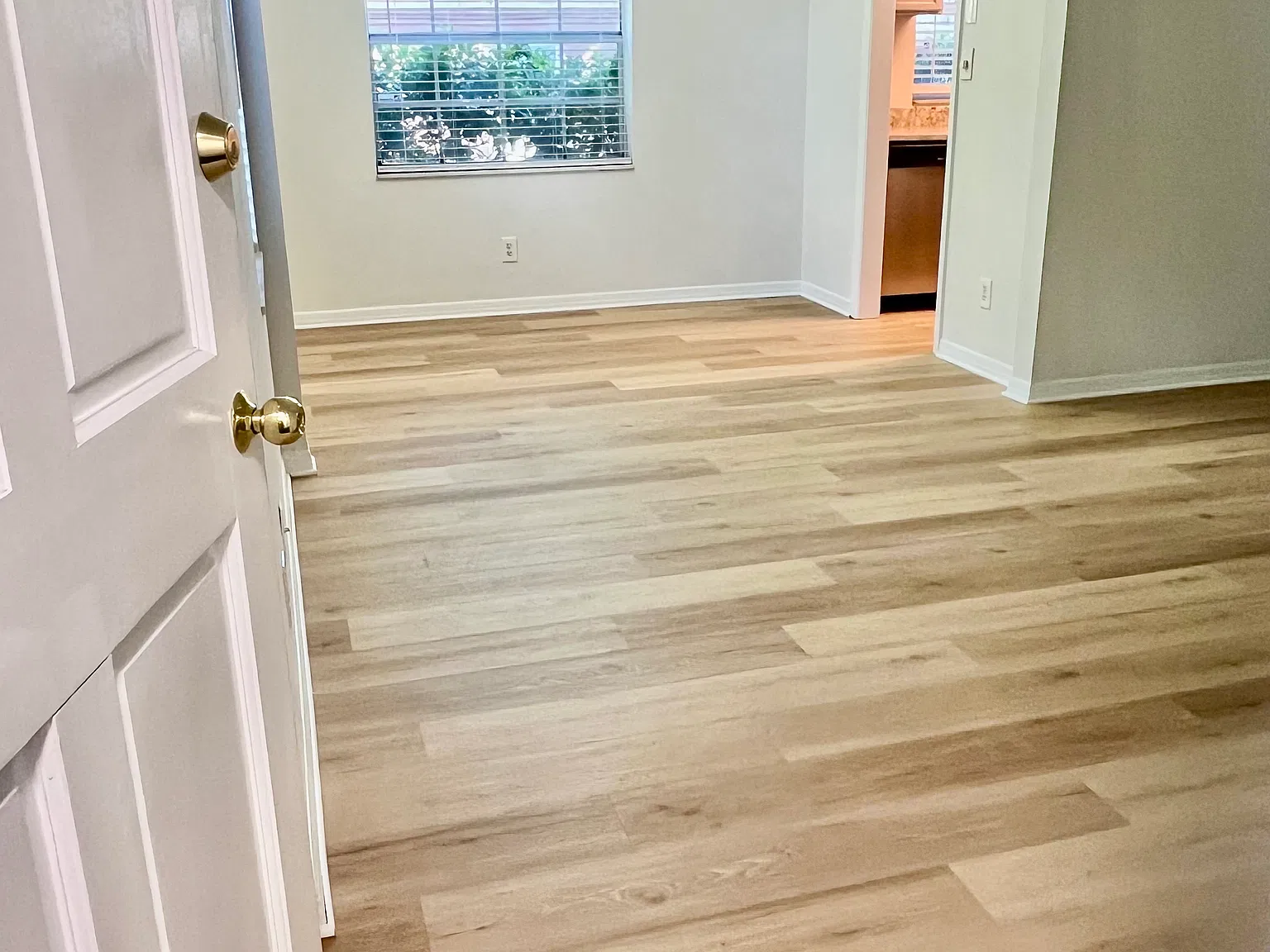 2 bed, 850 sqft, $1,650 — Photo 3