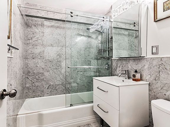 5th image of 430 W 34th St APT 3J