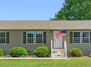 37 Harvey Ln, Heathsville, VA 22473
