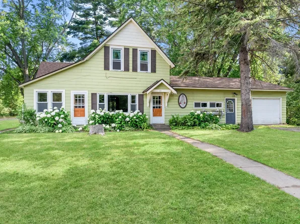 11 Elizabeth St SW, Isanti, MN 55040