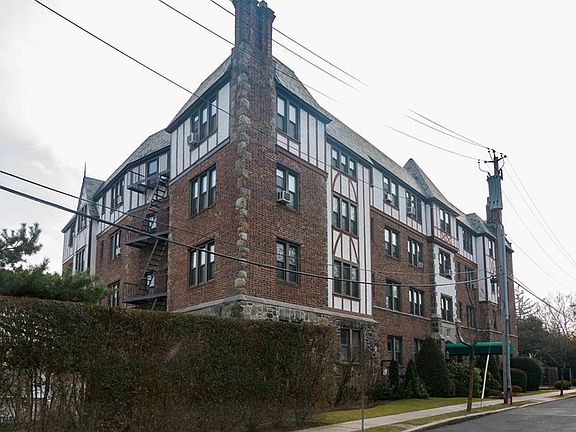 2nd image of 412 Munro Ave APT 4A