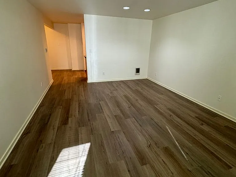 6th Ave Apartments — Photo 63