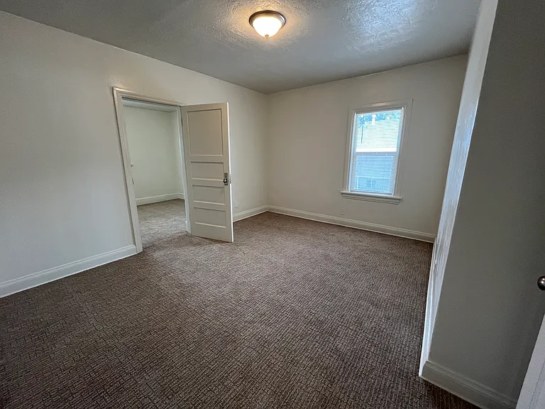 247 N 1100 W — Photo 8
