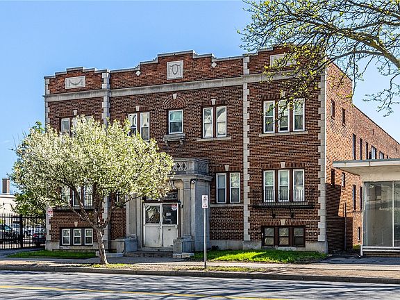 3rd image of 312 Lake Ave