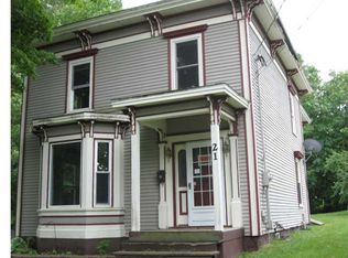 21 Academy St, Calais, ME 04619