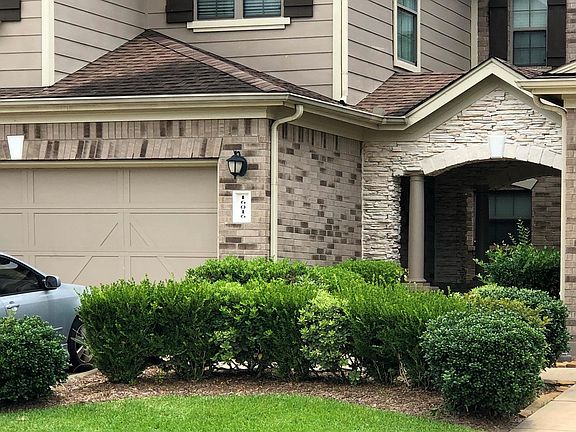 3rd image of 16016 Summerville Lake Dr