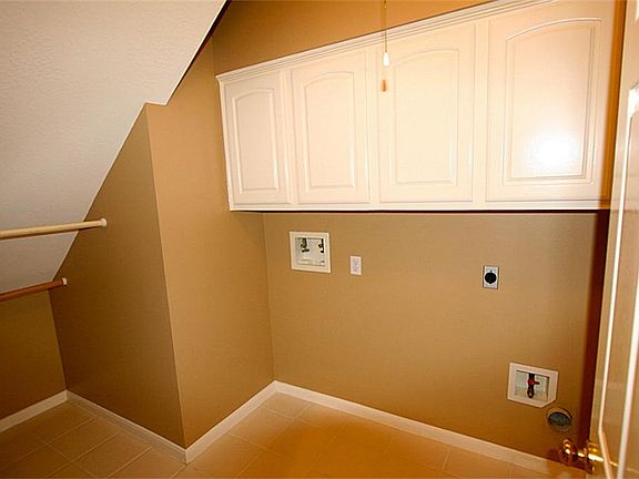  Good size laundry room