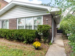 4554 Church St, Skokie, IL 60076