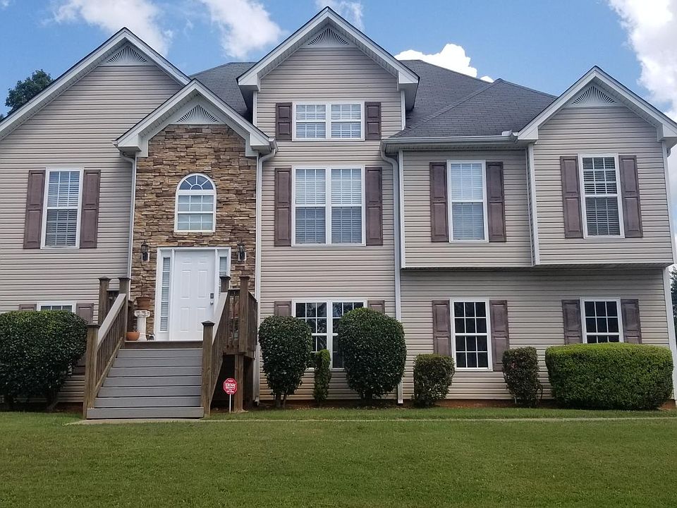 FRONT VIEW OF HOME