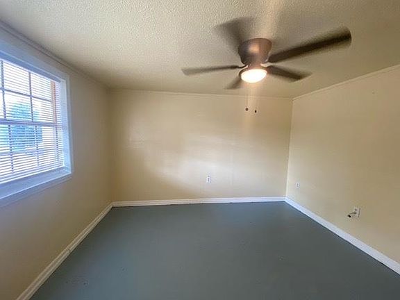 3rd image of 804 Eugenia St Suite 1