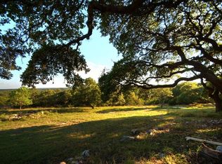 372/384 Pikes Peak Rd, Kerrville, TX 78028
