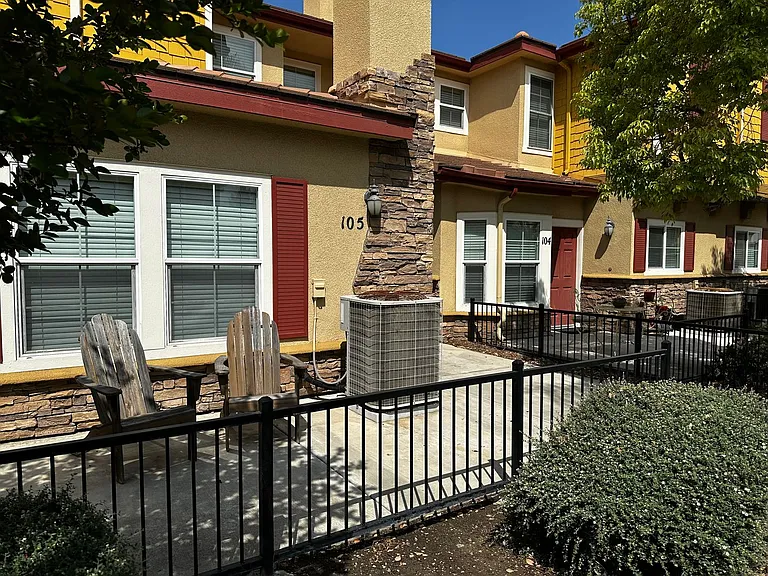 1510 Orange Ave #105 — Photo 4