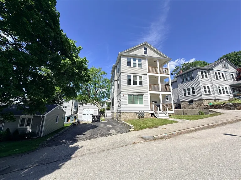 4 Glade St #2 — Photo 3