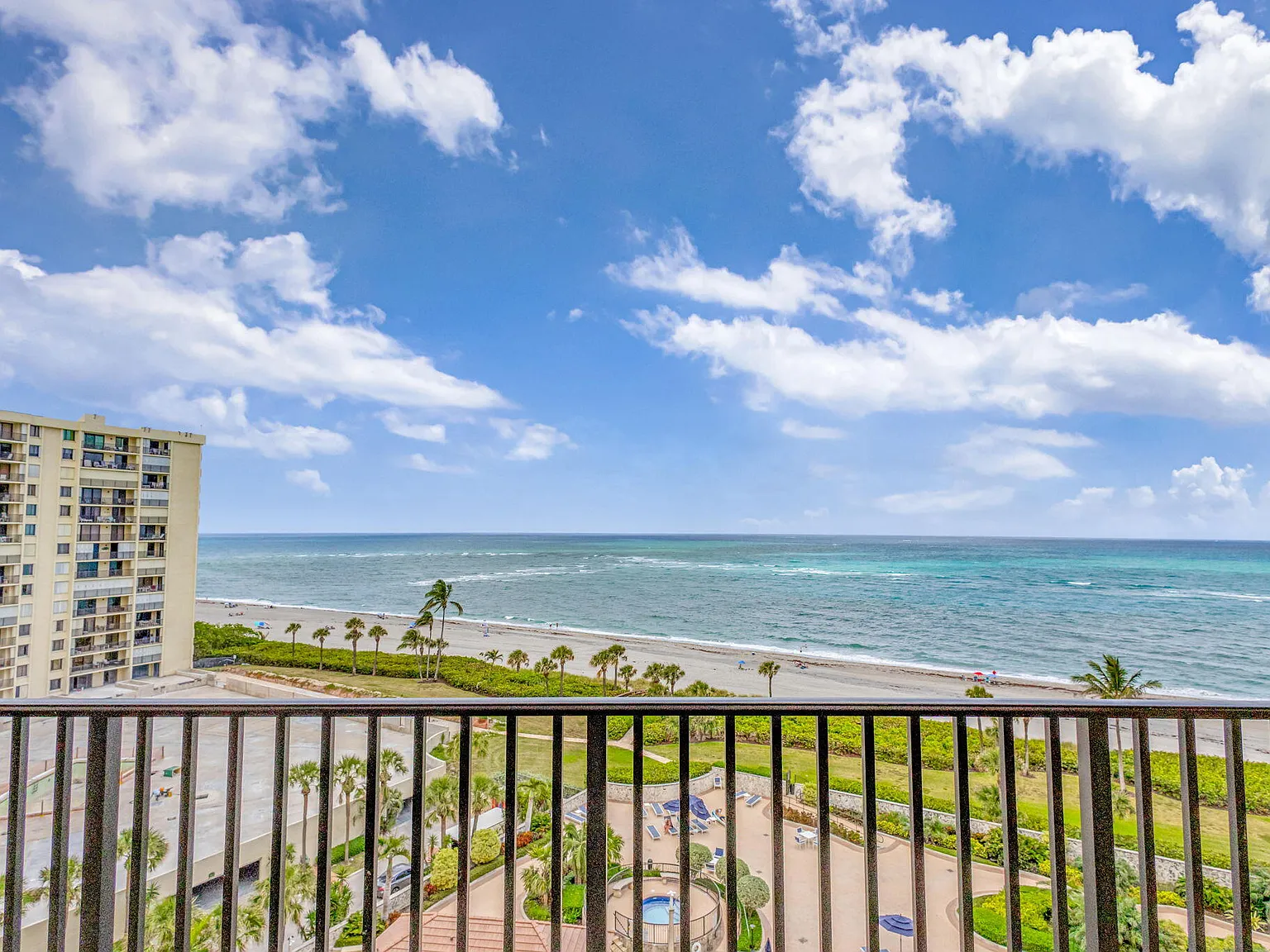 2 bed, 2.0 bath, 1170 sqft, $5,500 — Photo 3