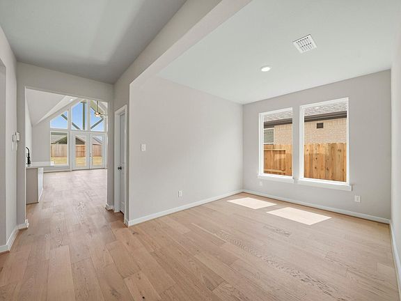 4th image of 11047 Valley Fort Dr