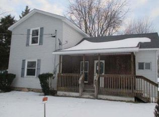 323 S Poplar St, Maple Rapids, MI 48853