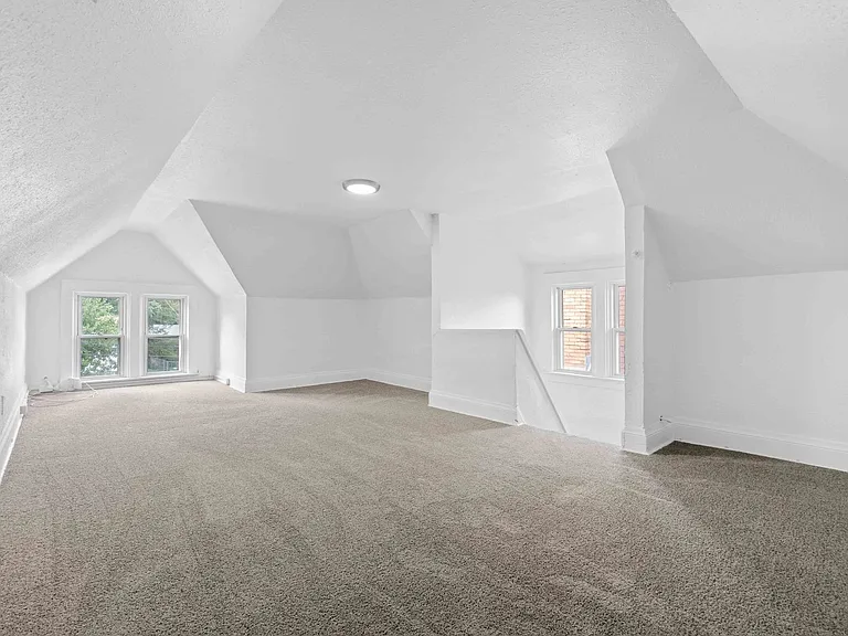 400 W Prospect Ave — Photo 23