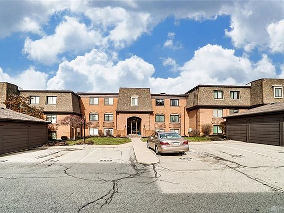 3rd image of 1109 Snowshoe Trl APT 18
