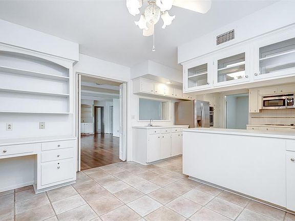 Breakfast area looking into the family room