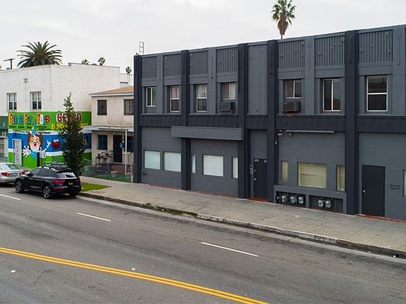 5th image of 2712 W Vernon Ave