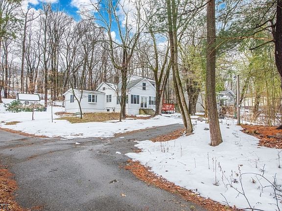 2nd image of 37 Mount Hope Rd