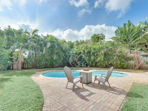 300 SE 11th Ct, Deerfield Beach, FL 33441