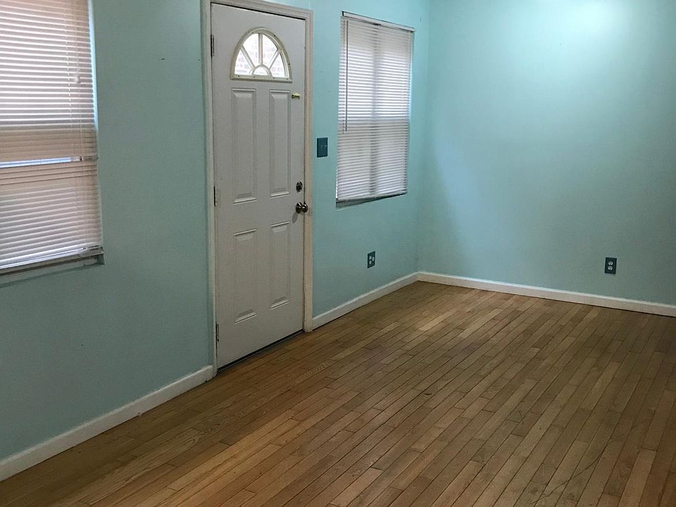 2nd image of 3243 110th St
