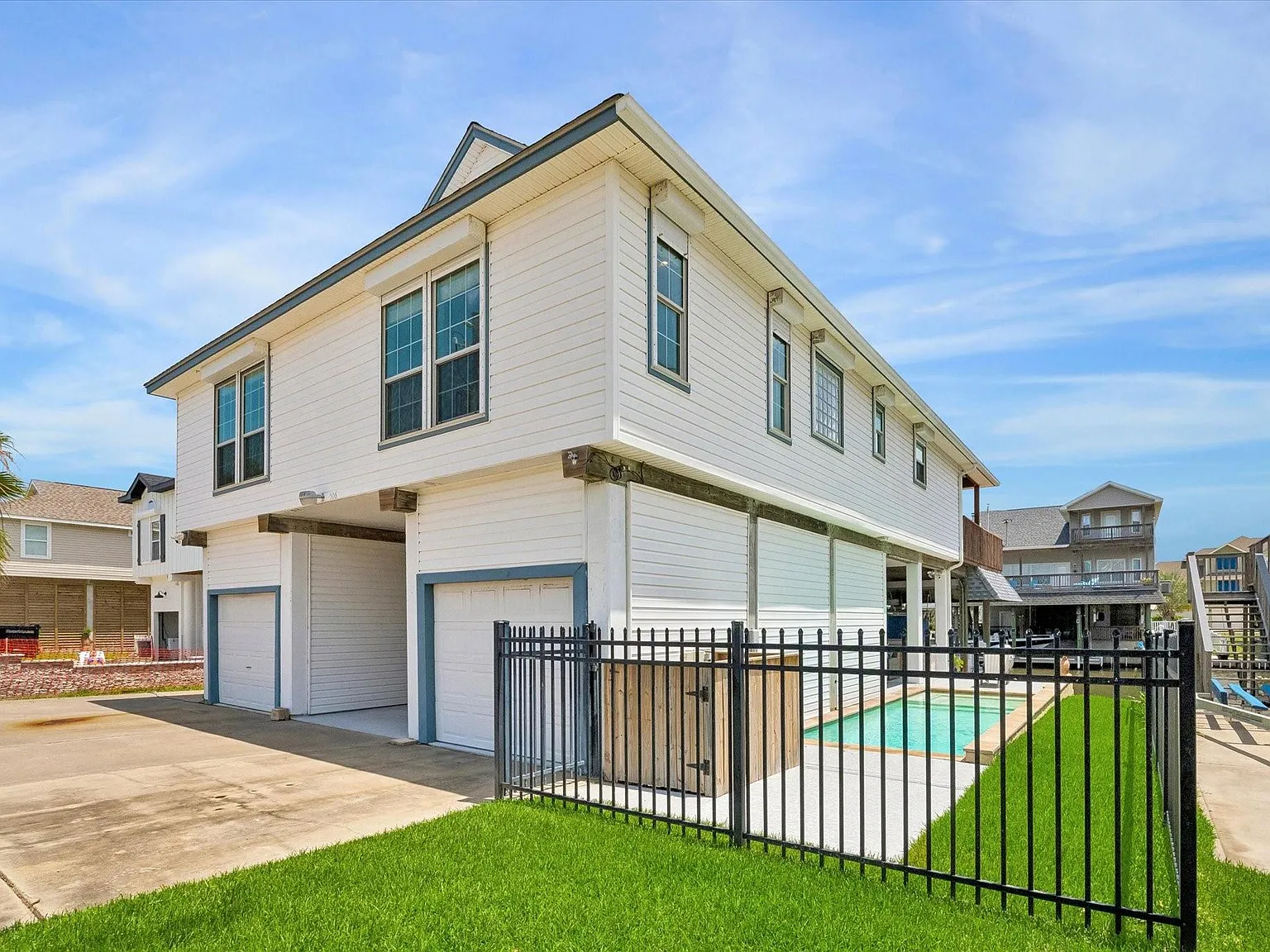 4 bed, 3.0 bath, 1922 sqft, $3,500 — Photo 3