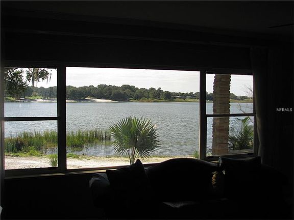4th image of 917 Hill Dr E