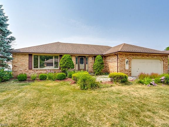2nd image of 9761 Applewood Dr