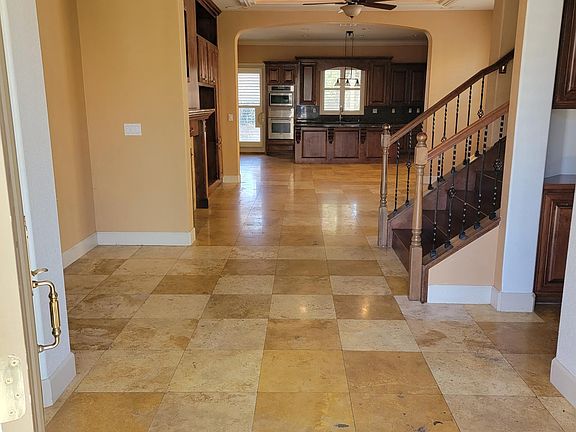 5th image of 9086 Cambridge Cir