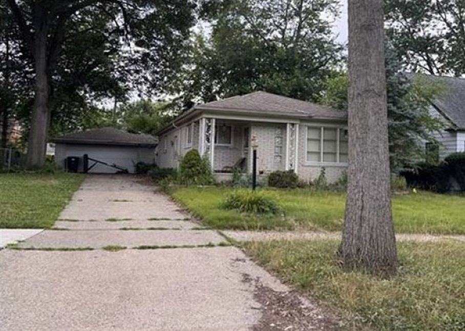 1st image of 22065 Roxford St