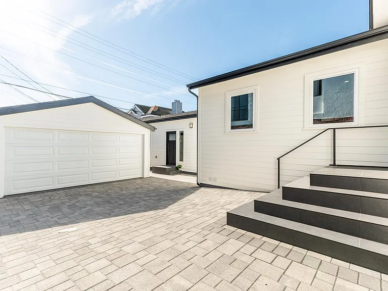 526 W Doran St — Photo 25