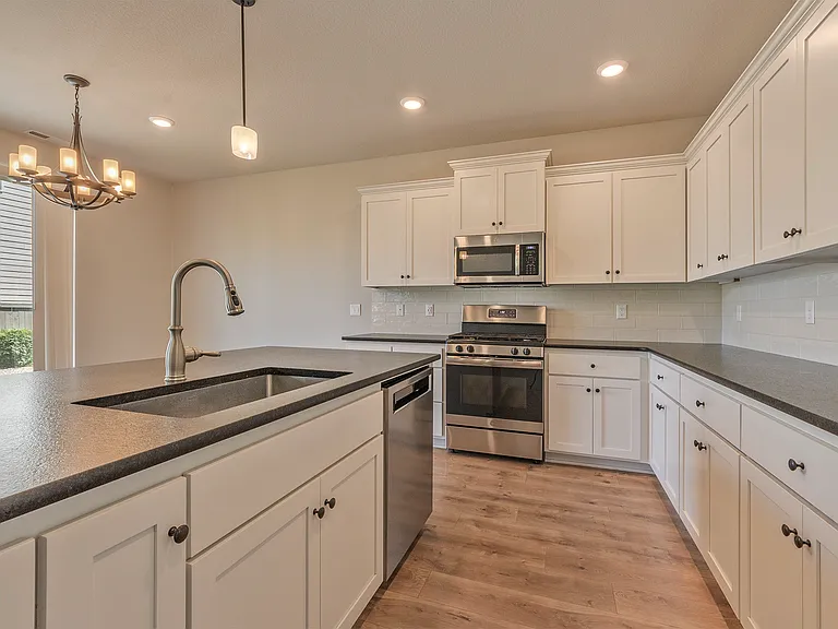 2073 Silverstone Dr — Photo 8