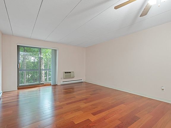 3rd image of 65 Commons Dr Unit 306