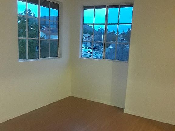 5th image of 39141 Silktree Dr