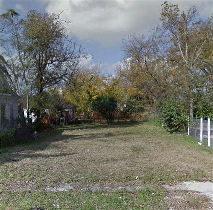 1st image of 3212 Bastrop St