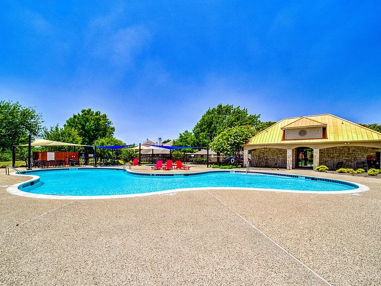 8574 Robertson Dr — Photo 16