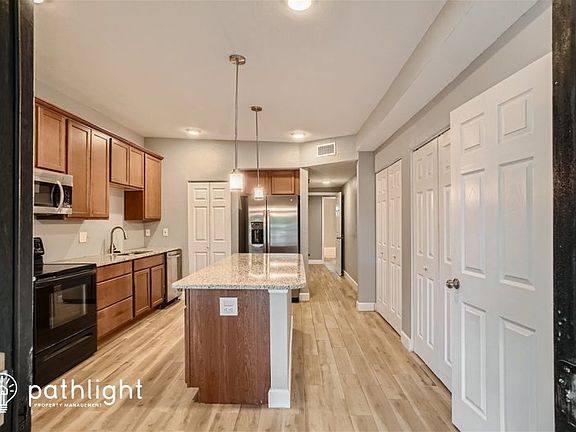 5th image of 110 E Jinkins Cir