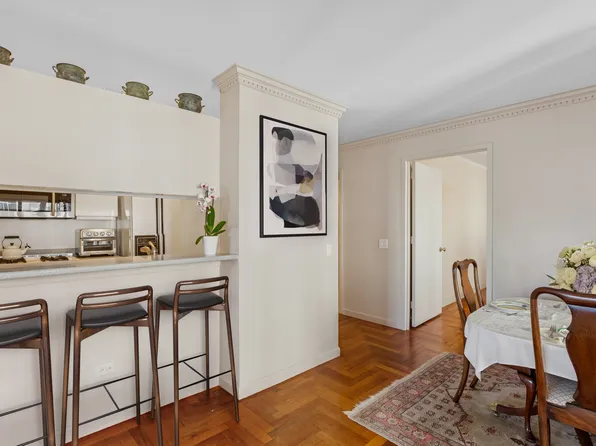 422 East 72nd Street image 4 of 15