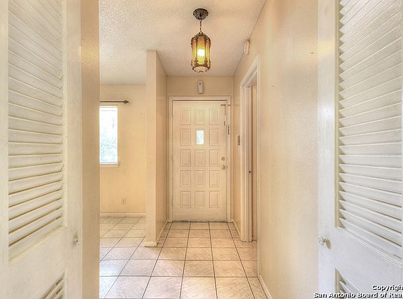 5th image of 6810 Forest Crest St N