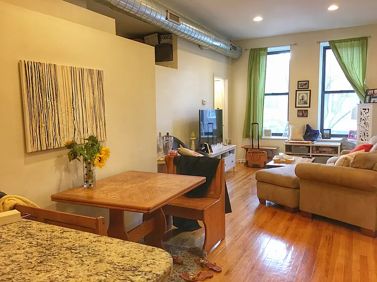 1421 W Huron St #1F — Photo 3