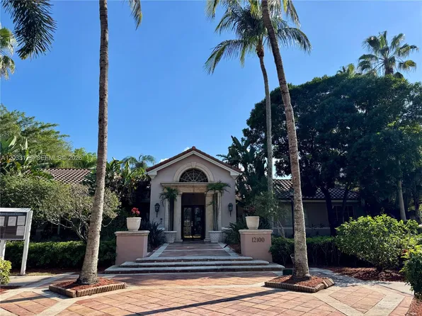 12142 Saint Andrews Pl APT 107, Hollywood, FL 33025