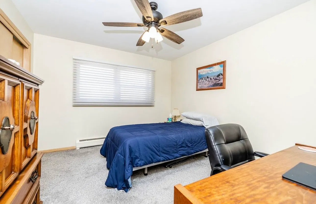 3 bed, 1.5 bath, $2,500 — Photo 4
