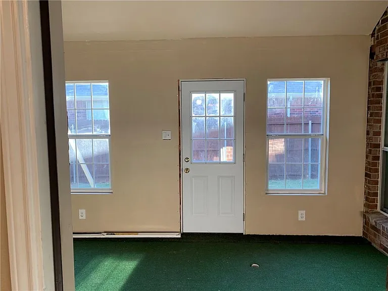 11956 Kingsville Dr — Photo 17