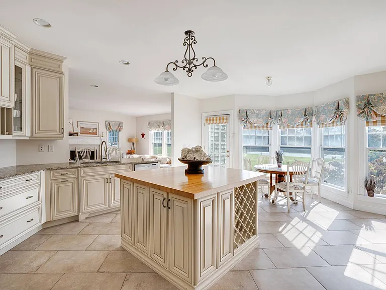 22 Parrish Pond Ln — Photo 6