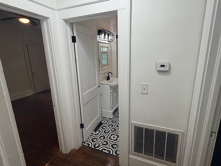 1003 Lexington Ave — Photo 18