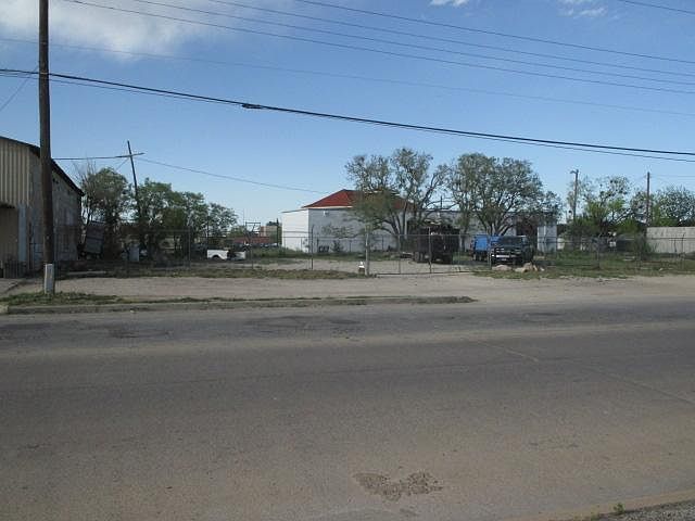 2nd image of 26 W Washington Dr