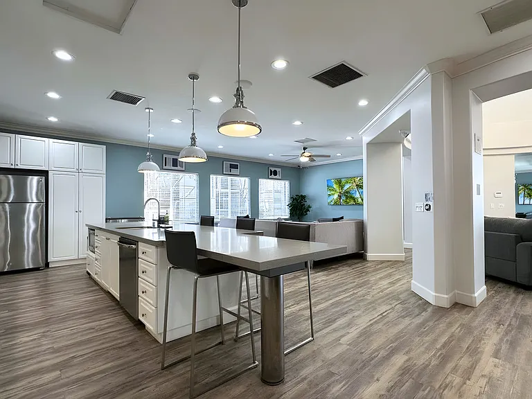 Creek View Condominiums — Photo 52